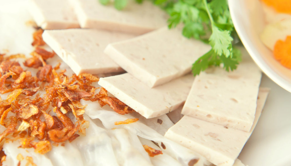 Vietnamese steamed rice rolls (BANH CUON) - Hoa Nam